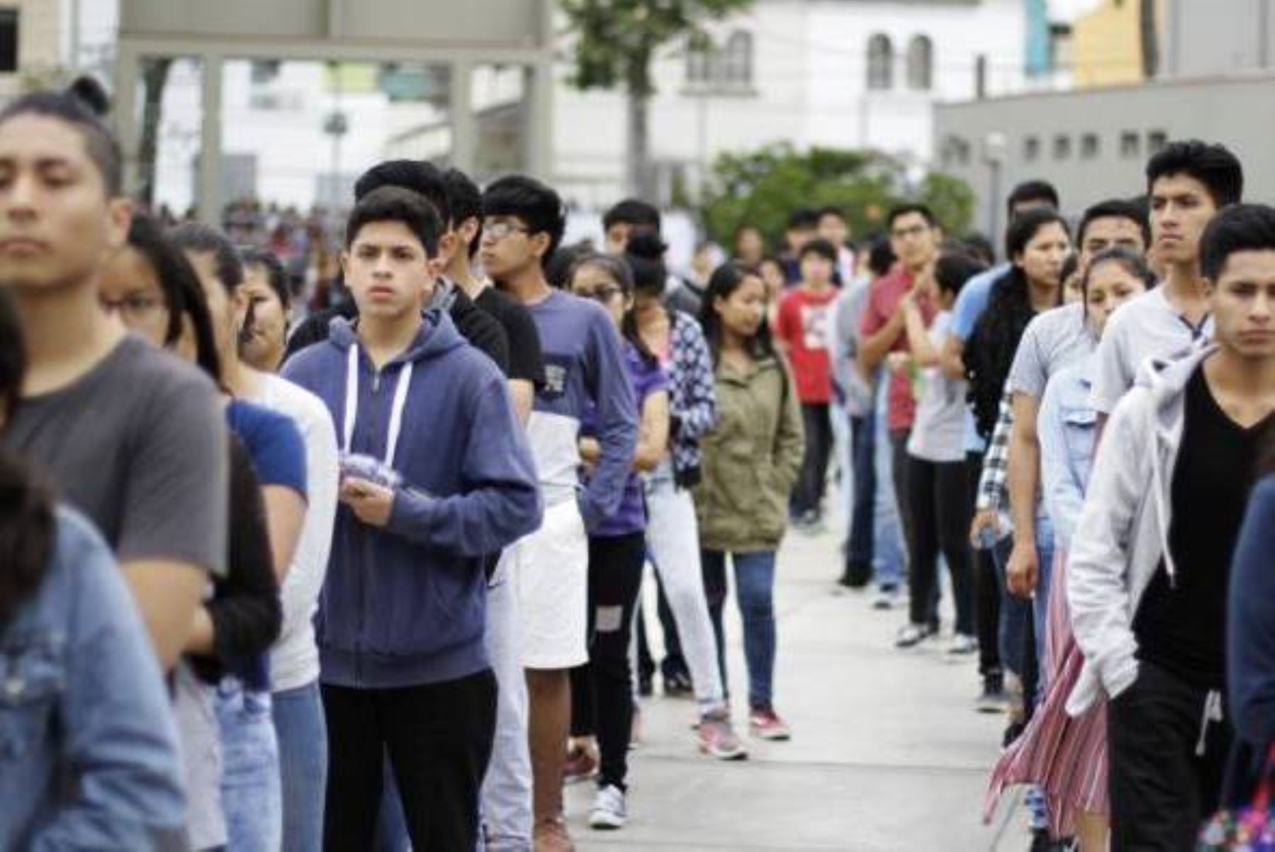 El concurso cuenta con 8 modalidades dirigidas a jóvenes con alto rendimiento académico y en situación de vulnerabilidad. Foto: ANDINA/Difusión