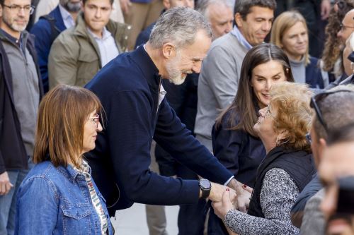 Los reyes de España llegan a la zona devastada por las inundaciones