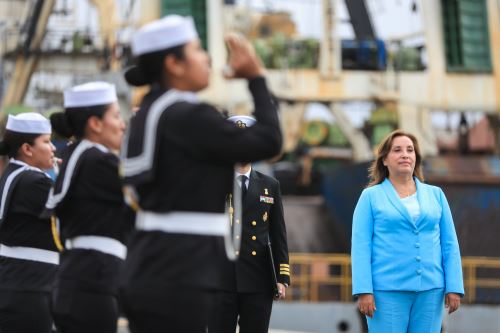 Presidenta Dina Boluarte participa en ceremonia de zarpe del B.A.P. Carrasco a la Antártida