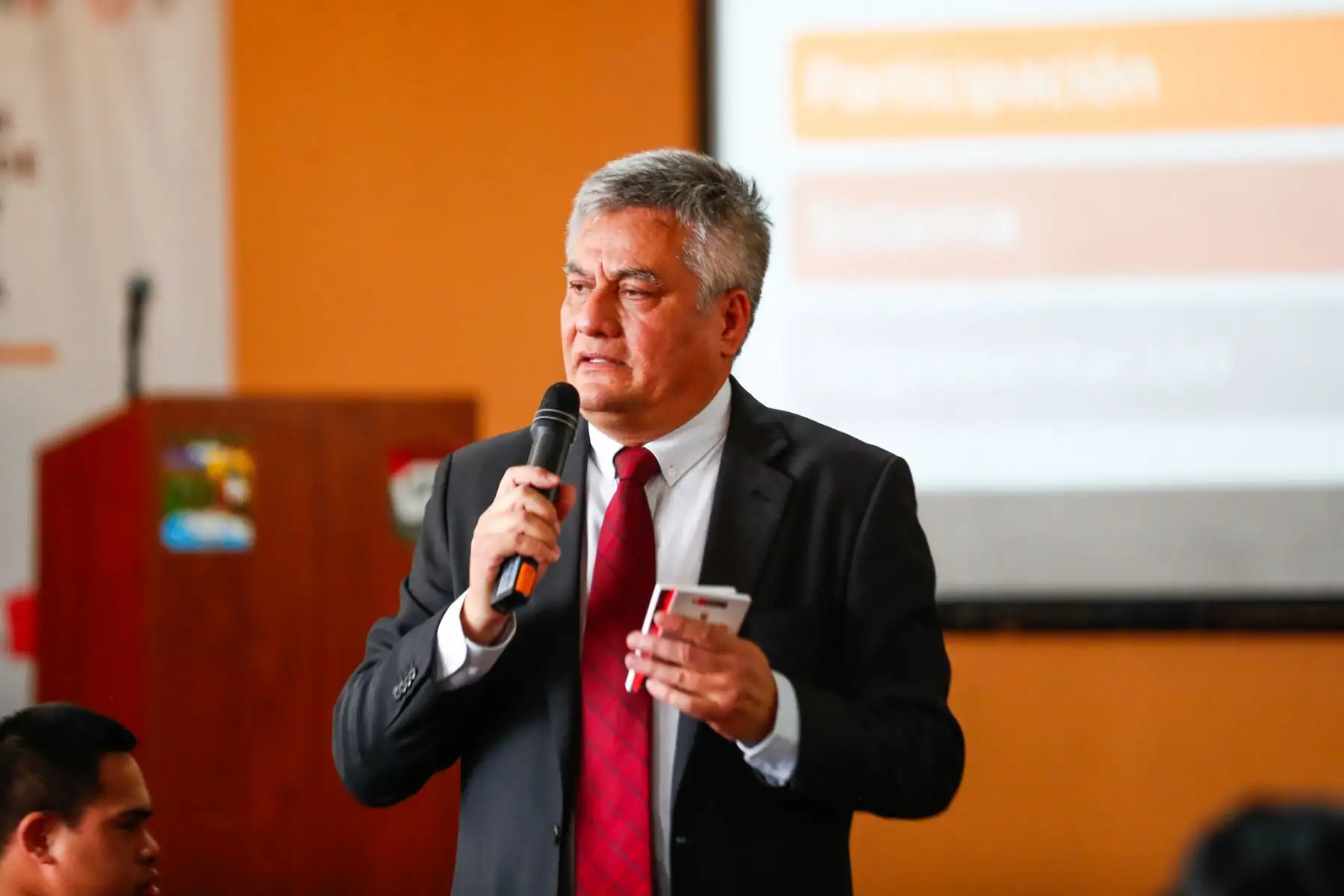 Editora Perú, junto con el Ministerio de Justicia y Derechos Humanos, participaron en el ciclo de charlas "MINJUSDH en tu Escuela", en esta oportunidad en la Institución Educativa Privada Horacio Patiño Cruzatti en Surco, en la que informaron a los alumnos sobre los derechos y deberes de los peruanos de manera comprensible. Foto: ANDINA/Daniel Bracamonte