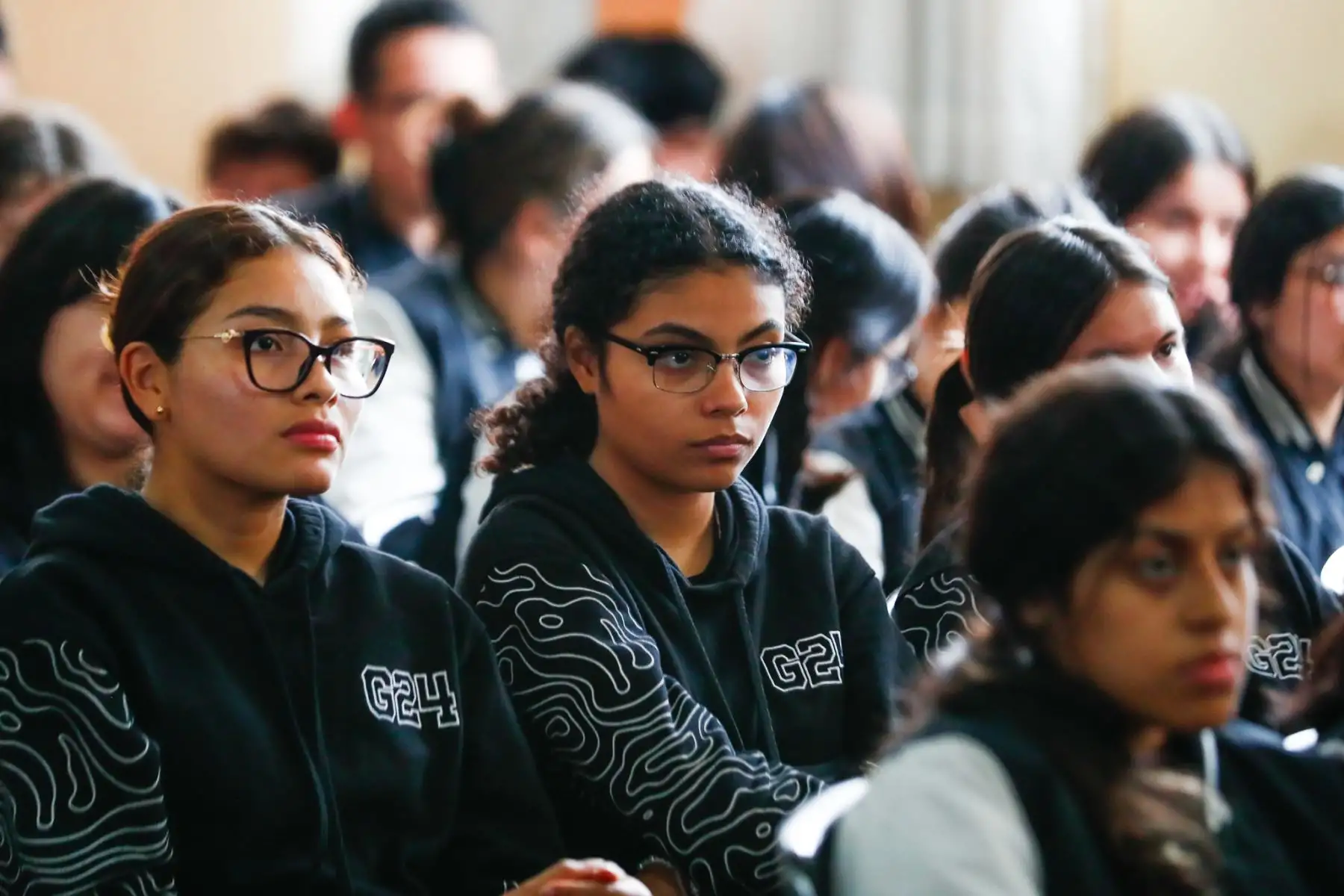 Editora Perú, junto con el Ministerio de Justicia y Derechos Humanos, participaron en el ciclo de charlas "MINJUSDH en tu Escuela", en esta oportunidad en la Institución Educativa Privada Horacio Patiño Cruzatti en Surco, en la que informaron a los alumnos sobre los derechos y deberes de los peruanos de manera comprensible. Foto: ANDINA/Daniel Bracamonte
