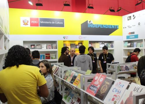 La Independiente del Ministerio de Cultura en la 45° Feria del Libro Ricardo Palma.