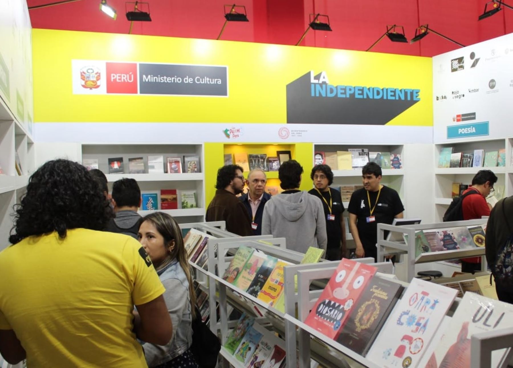 La Independiente del Ministerio de Cultura en la 45° Feria del Libro Ricardo Palma.