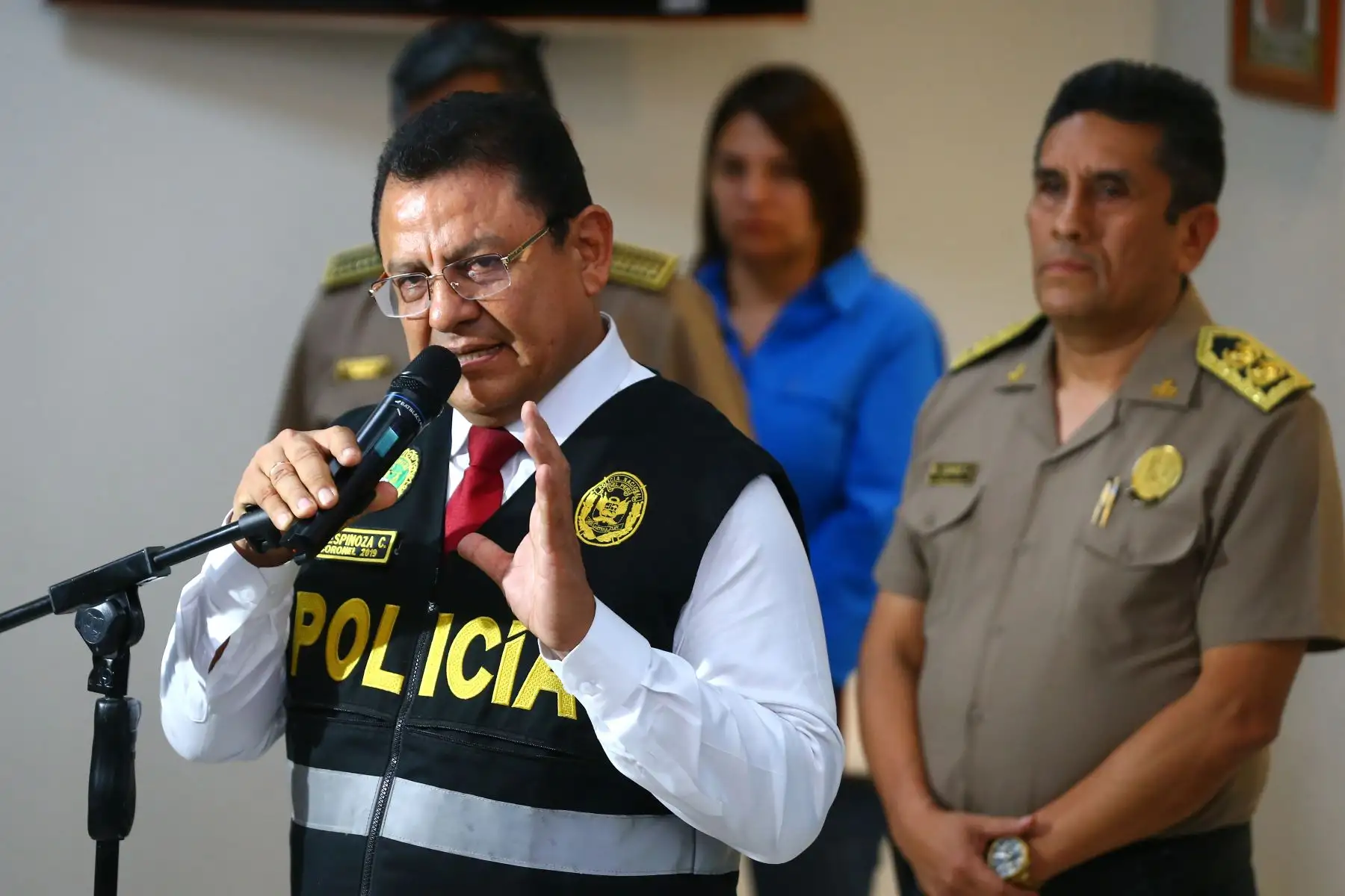 La Policía Nacional del Perú, a través de la Dirección de Investigación Criminal, brinda detalles sobre los acontecimientos suscitados en torno al caso del feminicidio de Sheyla Cóndor. En la imagen, el Crnl. PNP Ricardo Espinoza Cuestas, Jefe de la División de Investigación de Homicidios. 
Foto: ANDINA/ Eddy Ramos