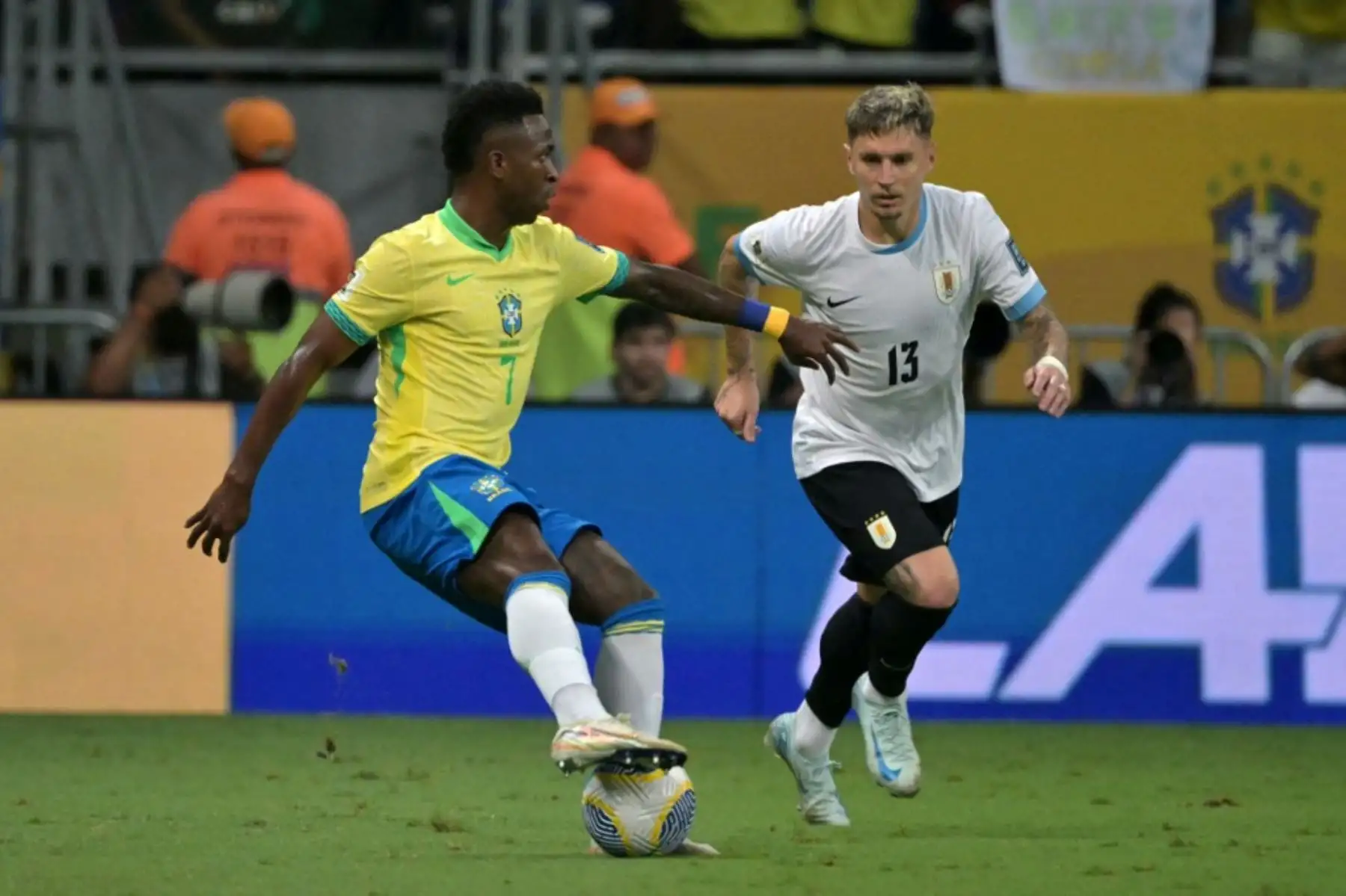 Con un gol de Federico Valverde, Uruguay se llevó un punto de visitante frente a un Brasil con no pudo con los dirigidos por Marcelo Bielsa. Foto: AFP