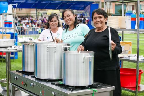 Entregan kits de cocina para mejorar el servicio alimentario en ollas comunes y comedores del Callao. Foto: ANDINA/Difusión.