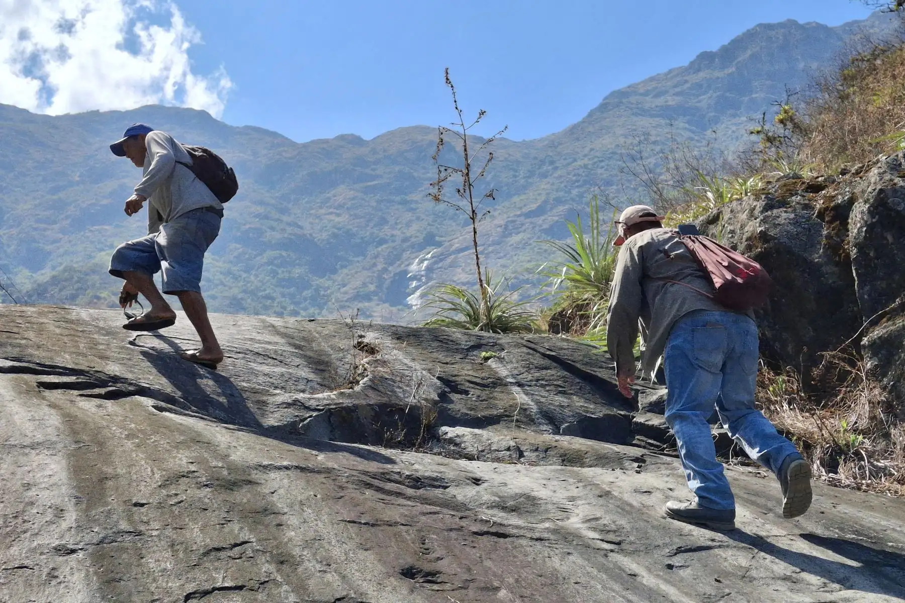 Impulsados por la promesa de desenterrar vestigios de un pasado prehispánico, partimos hacia este enigmático lugar ubicado en el distrito de Salpo, en la provincia de liberteña de Otuzco. Foto: Luis Puell