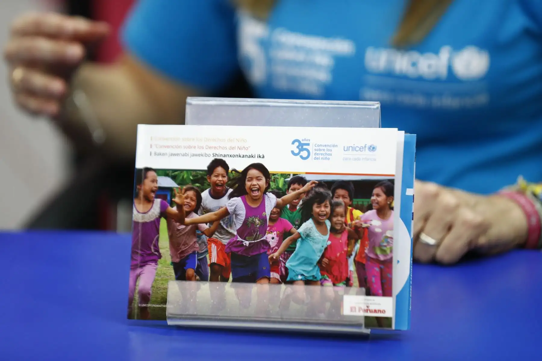 Conmemorando el 35 aniversario de la Convención de los Derechos del Niño, en una entrevista para Andina Canal Online se anunció la publicación del libro “Derechos del Niño” en idiomas castellano, quechua, shipibo, a cargo de Unicef y el Diario Oficial El Peruano. Foto: ANDINA/Daniel Bracamonte