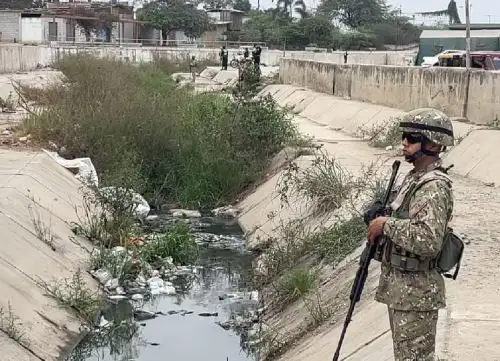 Se registra un fuerte descenso de migrantes ilegales en la frontera norte gracias a la mayor presencia de policías y militares en los puntos fronterizos de Tumbes. ANDINA/Difusión