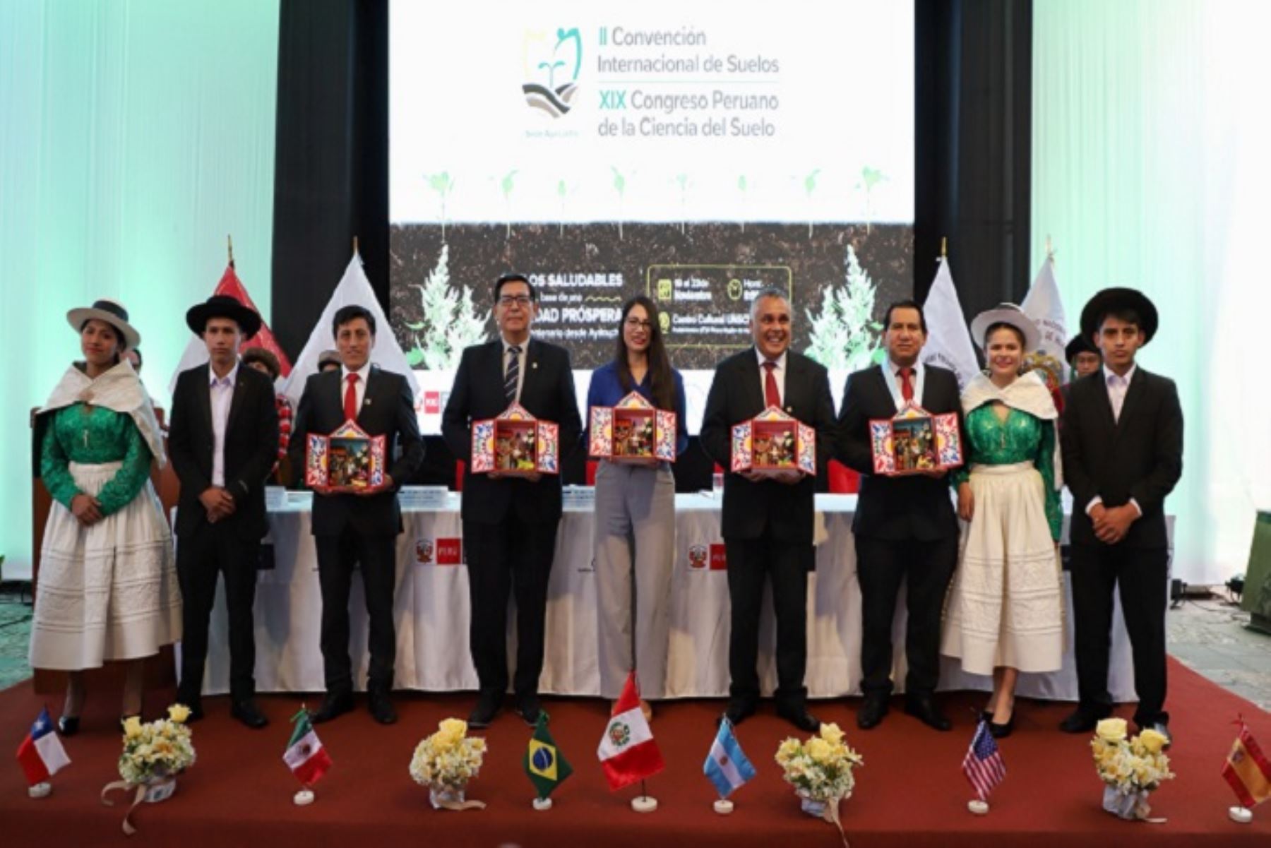 Con la participación de expertos internacionales se dio inicio en la ciudad de Huamanga (región Ayacucho) a la II Convención Internacional de Suelos “Suelos Saludables, base de una sociedad próspera” cuyo objetivo es fortalecer la ejecución de proyectos de investigación y transferencia de tecnologías que permitan conservar la calidad productiva.