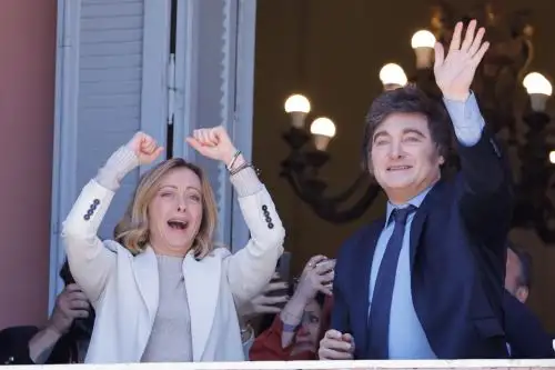 La primera ministra Giorgia Meloni (Italia) fue recibida por el presidente Javier Milei en la Casa Rosada, Argentina. Foto: EFE.