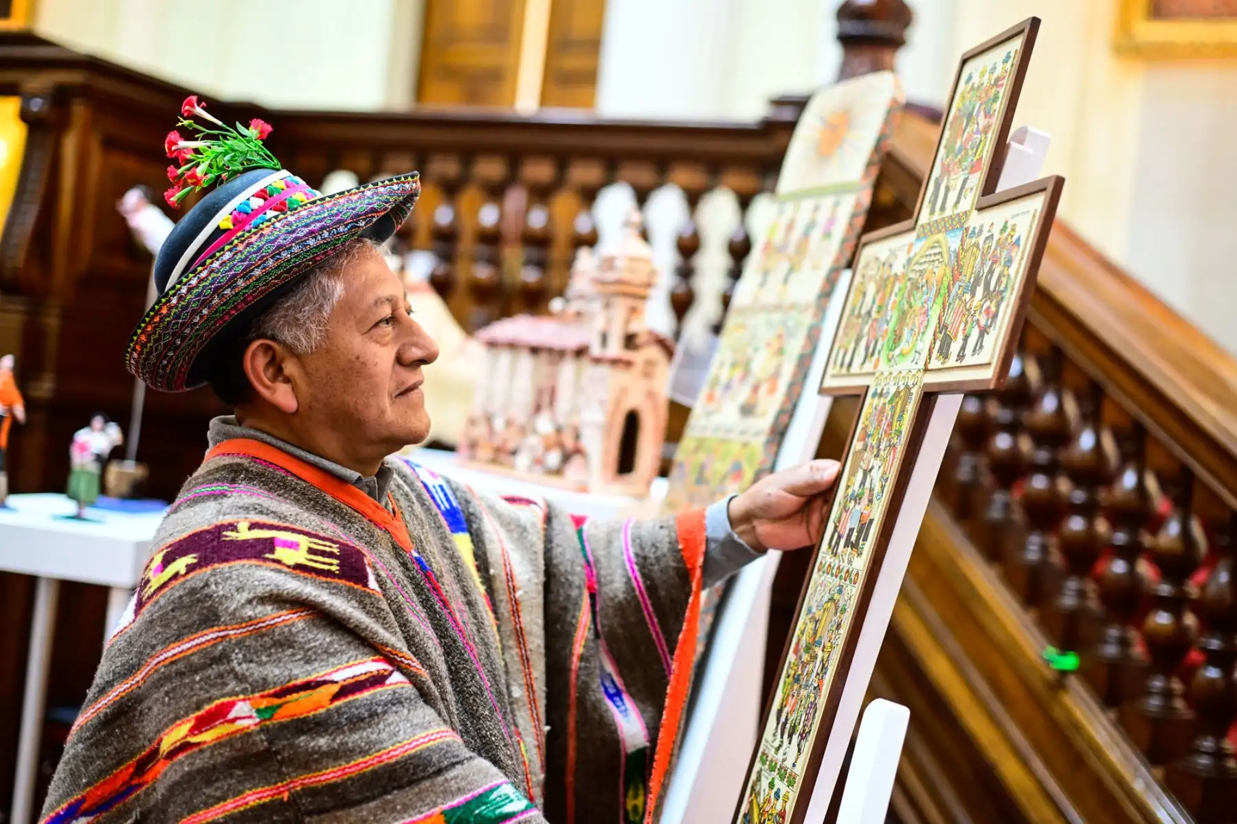 El Ministerio de Comercio Exterior y Turismo  anunció a los tres artesanos ganadores de la medalla “Joaquín López Antay – Edición 2024”, una de las condecoraciones más importantes que otorga el Estado peruano a los artesanos del país.
Foto: Mincetur
