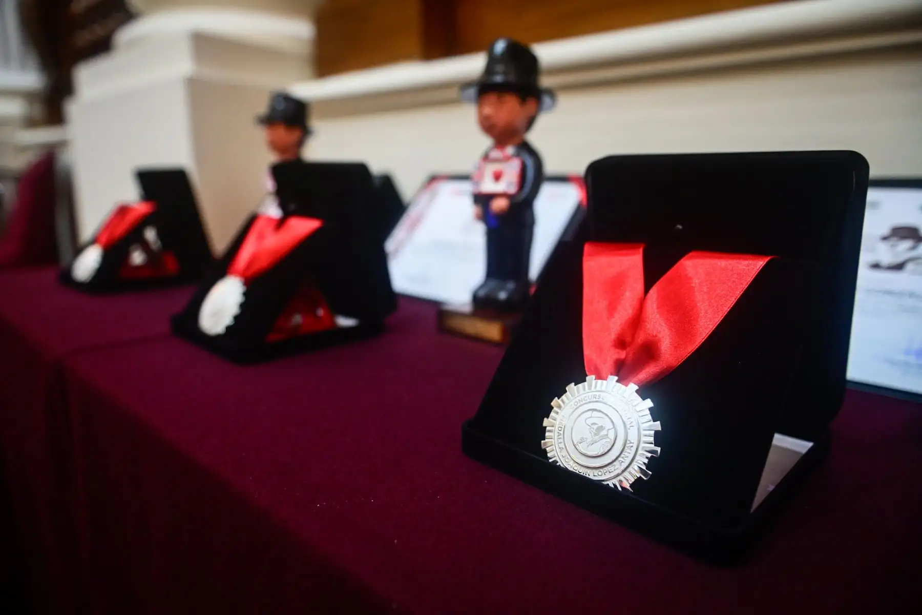 El Ministerio de Comercio Exterior y Turismo  anunció a los tres artesanos ganadores de la medalla “Joaquín López Antay – Edición 2024”, una de las condecoraciones más importantes que otorga el Estado peruano a los artesanos del país.
Foto: Mincetur