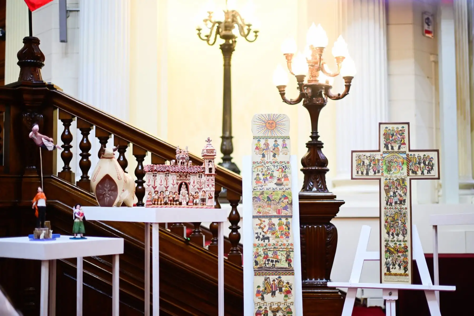El Ministerio de Comercio Exterior y Turismo  anunció a los tres artesanos ganadores de la medalla “Joaquín López Antay – Edición 2024”, una de las condecoraciones más importantes que otorga el Estado peruano a los artesanos del país.
Foto: Mincetur
