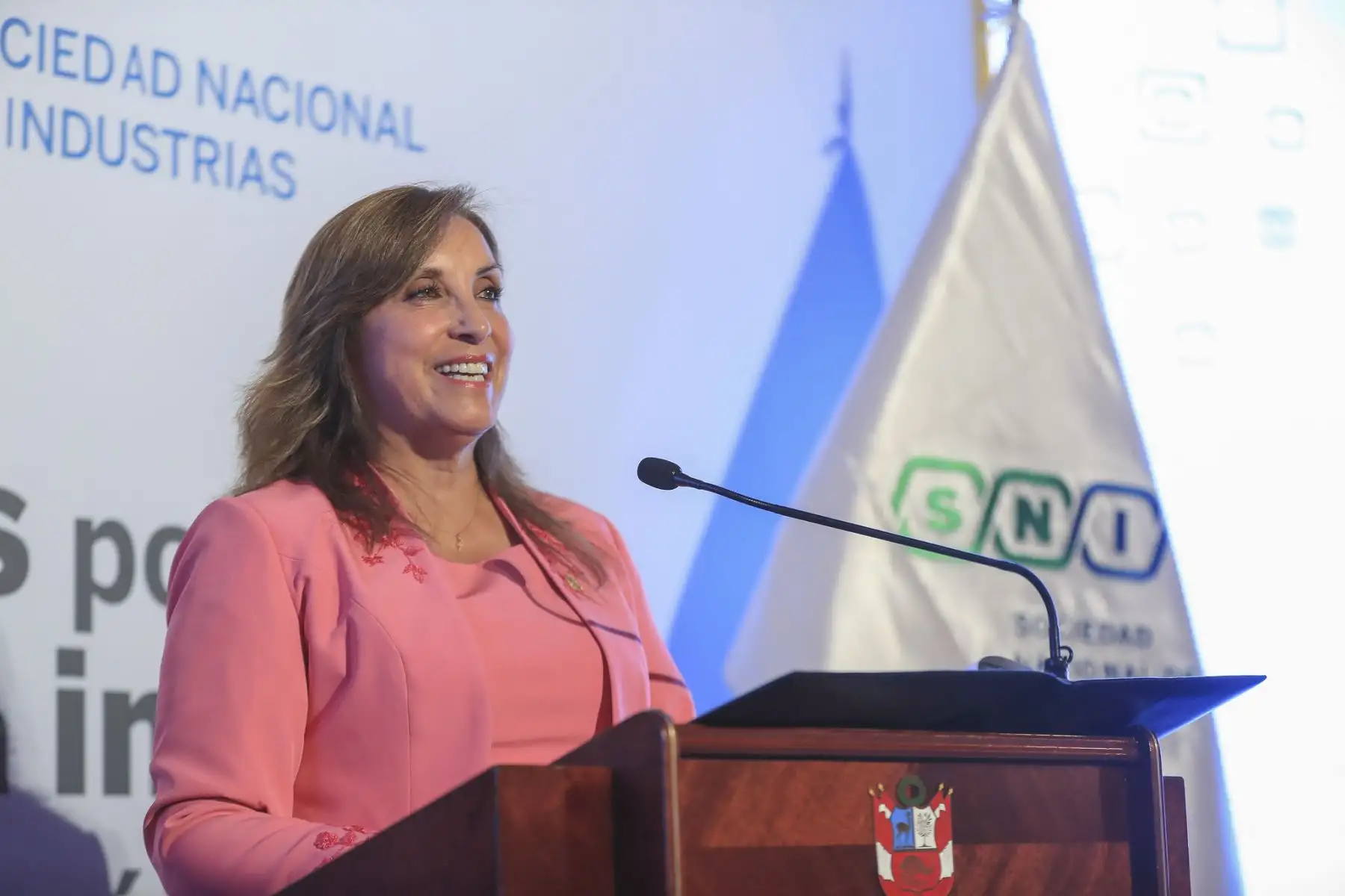 La presidenta de la república, Dina Ercilia Boluarte Zegarra, participa en el reconocimiento "Aliados por el desarrollo de la industria peruana", organizado por la Sociedad Nacional de Industrias.
Foto: ANDINA/Prensa Presidencia