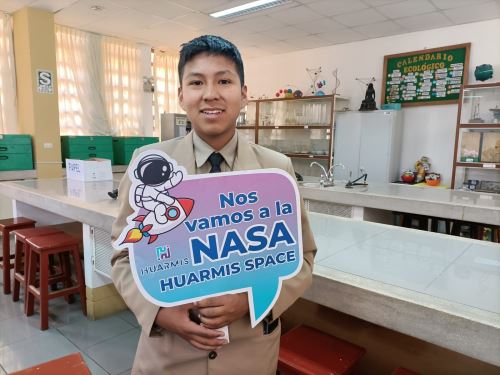 Rodrigo Quispe, estudiante del colegio Mariano Melgar de Arequipa visitará la NASA, en Estados Unidos, tras ser elegido por su proyecto de robótica que consiste en analizar la calidad del agua que abastece su zona. ANDINA/Difusión