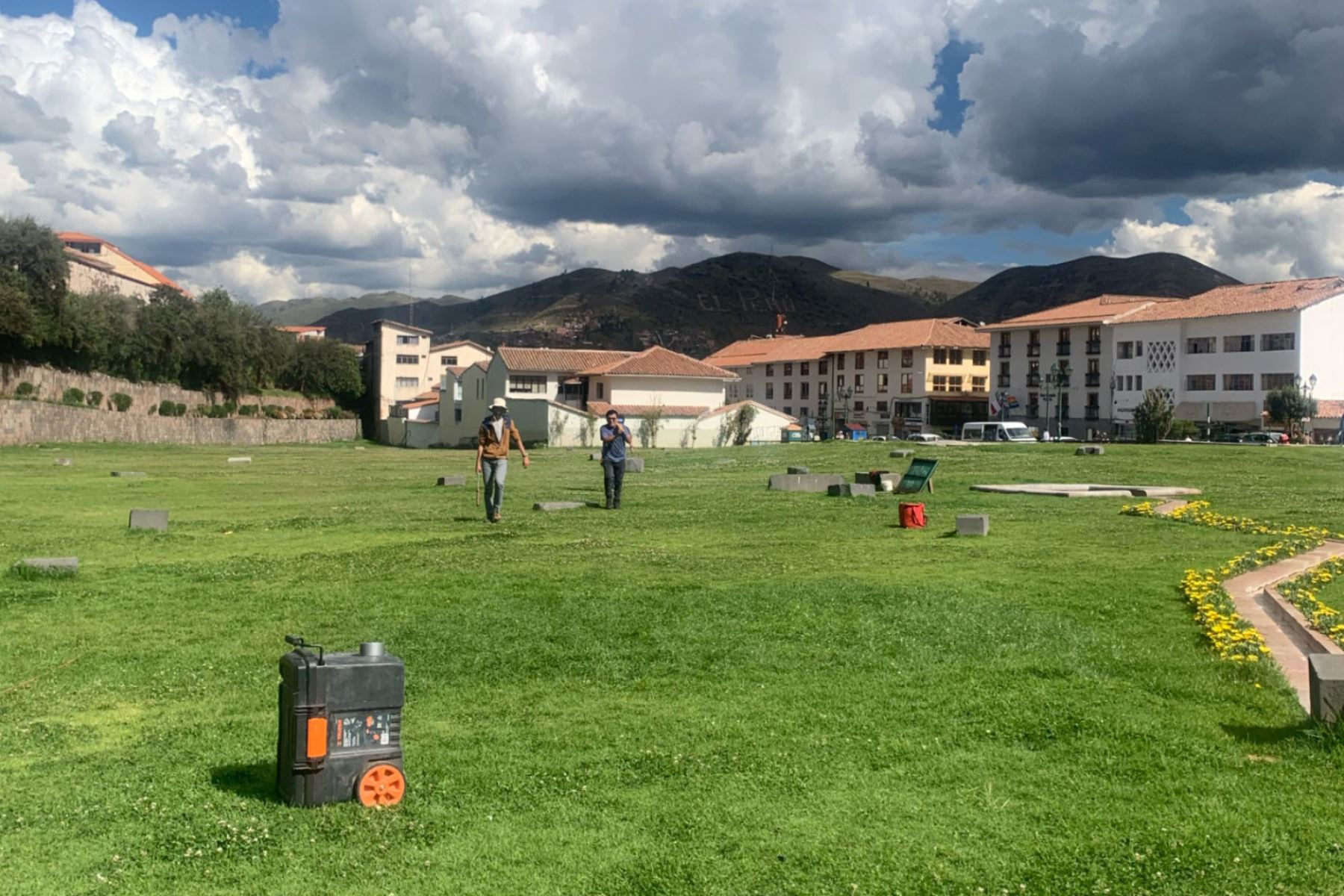 Como parte del proyecto Archives, se han instalado tres sensores en el templo Wiracocha, en el parque arqueológico de Raqchi, para estudiar cómo factores climáticos y sismos impactan en su conservación. Foto: Cortesía Andy Combey