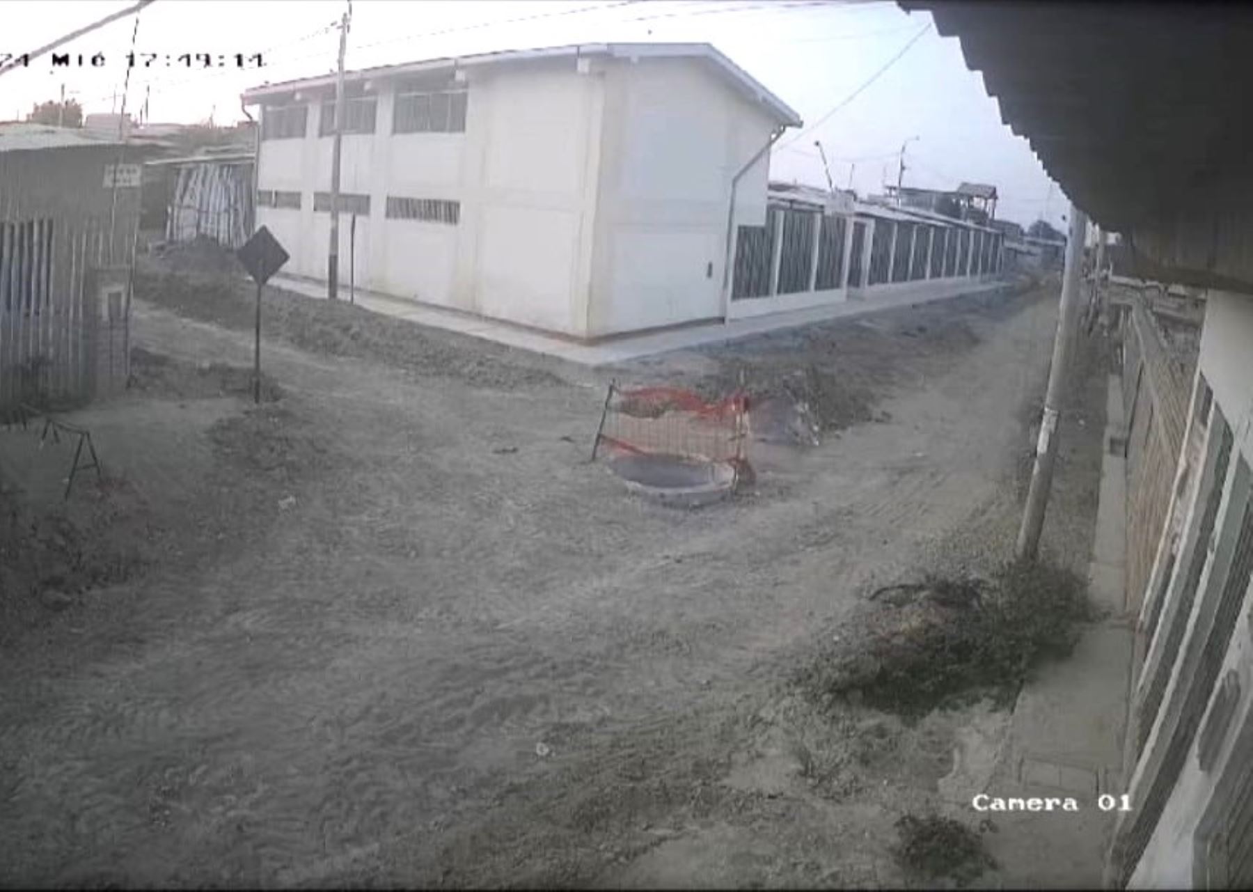 Un niño de siete años salvó de morir en Tumbes tras caer a un buzón de alcantarillado en estado de abandono. El menor cayó a un foso de más de 3 metros de profundidad. ANDINA/Difusión