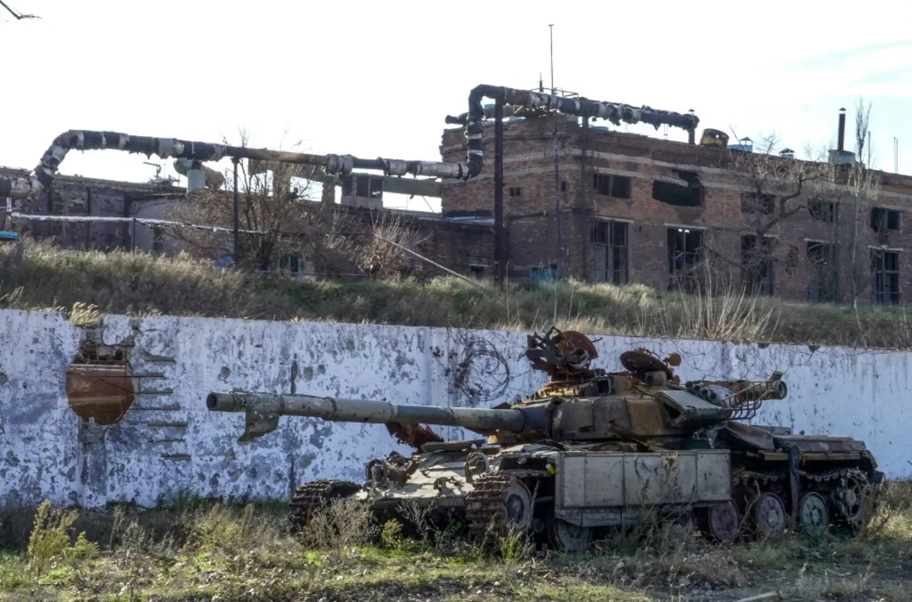 La OTAN, por su parte, impulsó en su cumbre de Washington en julio un nuevo mando desde una base militar en Alemania para coordinar toda la ayuda militar y las misiones internacionales de formación de soldados ucranianos, así como un apoyo militar a Ucrania por valor de 40.000 millones de euros este año. EFE. Foto: AFP