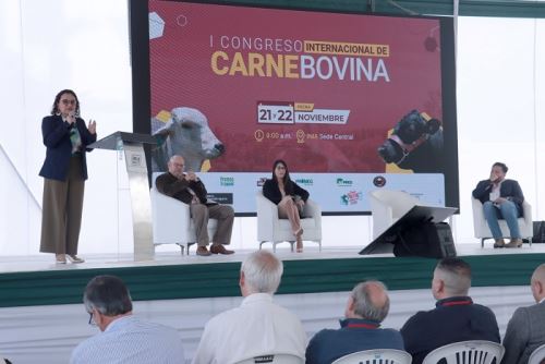 En el marco del Día Nacional  de la Carne de Res, el Ministerio de Desarrollo Agrario y Riego, inauguró el Primer Congreso Internacional de Carne Bovina con la participación de expertos internacionales.