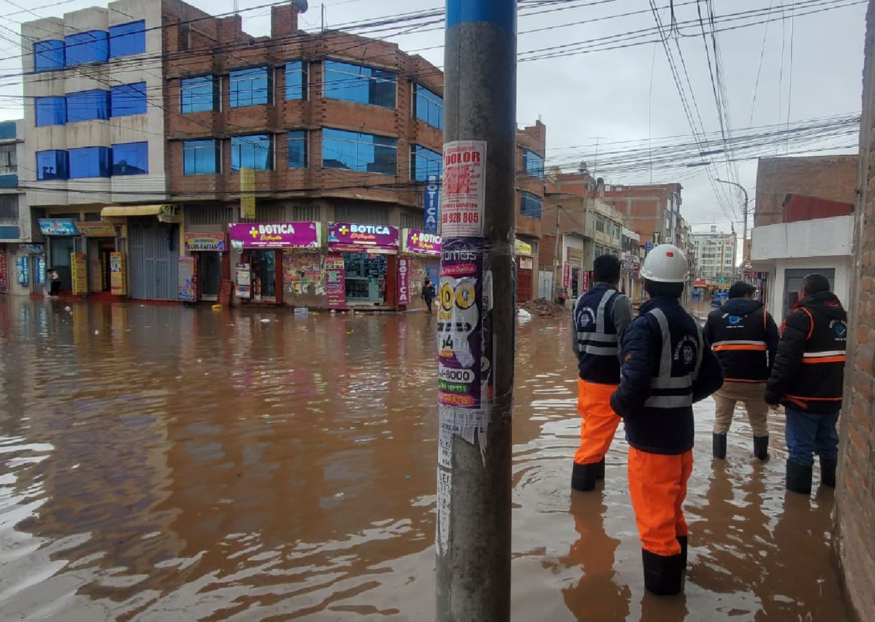 La ciudad de Juliaca fue afectada por una lluvia intensa de cerca de cuatro horas. La fuerte precipitación causó la inundación de varias calles. ANDINA/Difusión