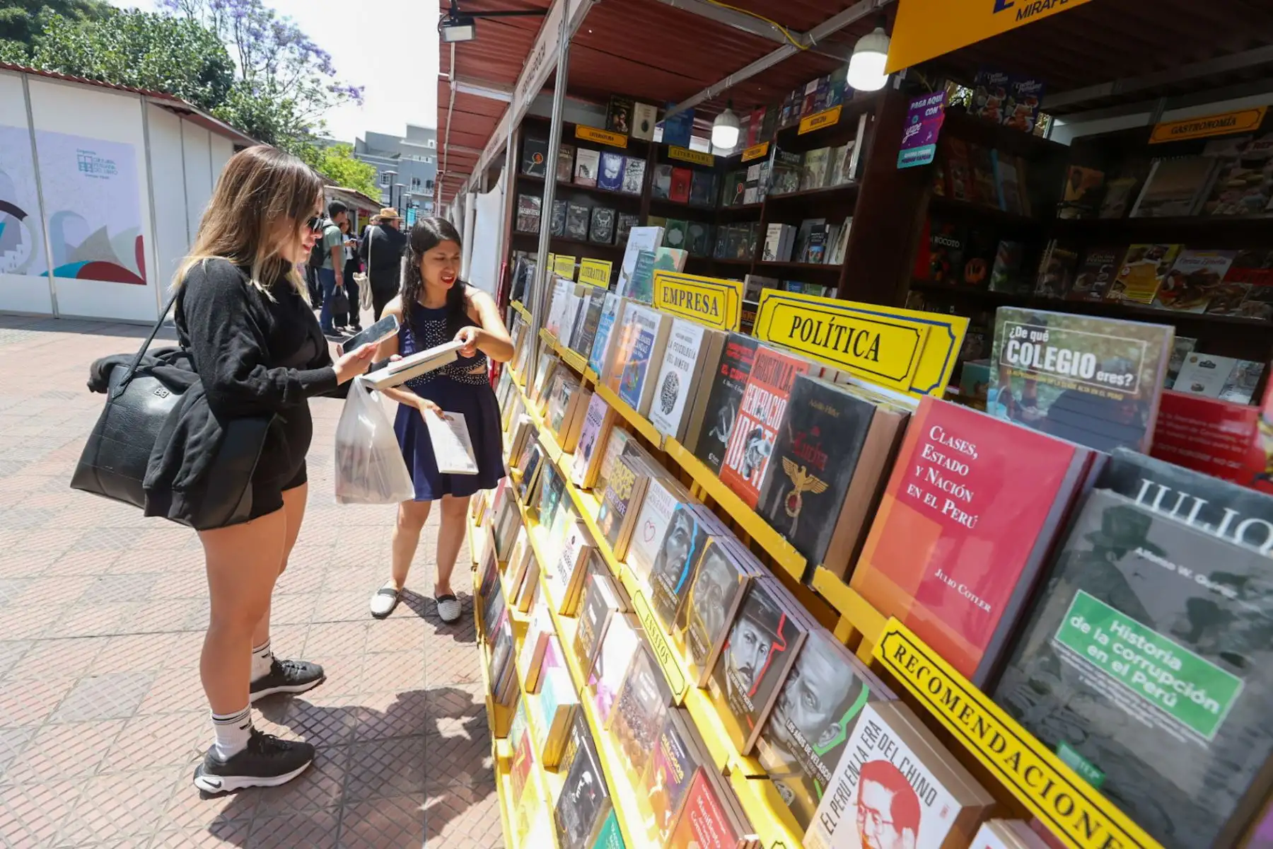 Se inauguró la 45 edición de la feria del libro Ricardo Palma en el parque Kennedy, Miraflores

Foto: ANDINA/Juan Carlos Guzmán Negrini