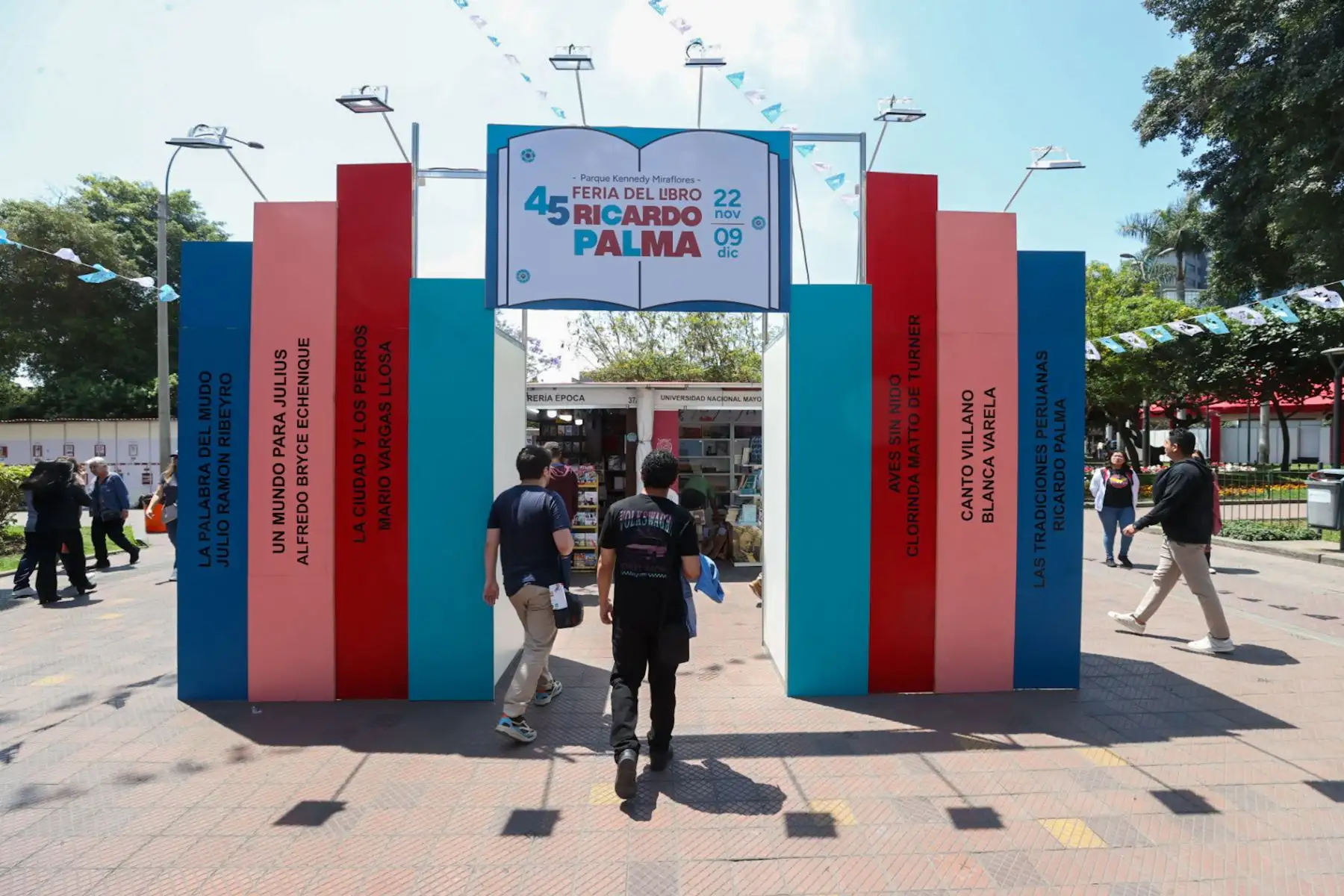 Se inauguró la 45 edición de la feria del libro Ricardo Palma en el parque Kennedy, Miraflores

Foto: ANDINA/Juan Carlos Guzmán Negrini