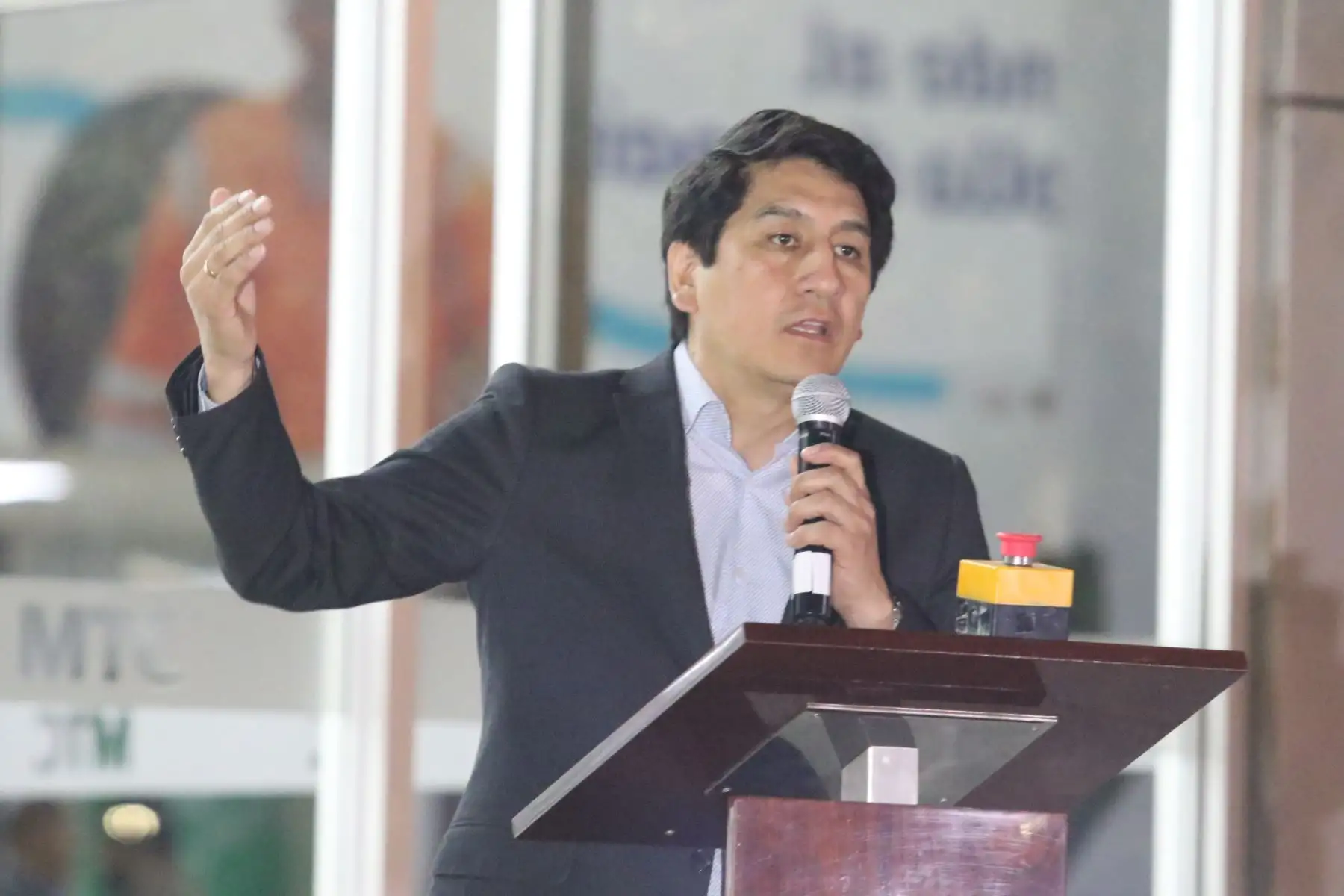 En el marco de la conmemoración del Día Mundial en Memoria de las Víctimas de Siniestros de Tránsito, el Ministerio de Transportes y Comunicaciones convoca a la ceremonia para honrar la memoria de las víctimas y reafirmar el compromiso del MTC de reducir el índice de muertes y lesiones causadas por los siniestros viales, en esta importante fecha de reflexión y acción. FOTO: ANDINA/Héctor Vinces