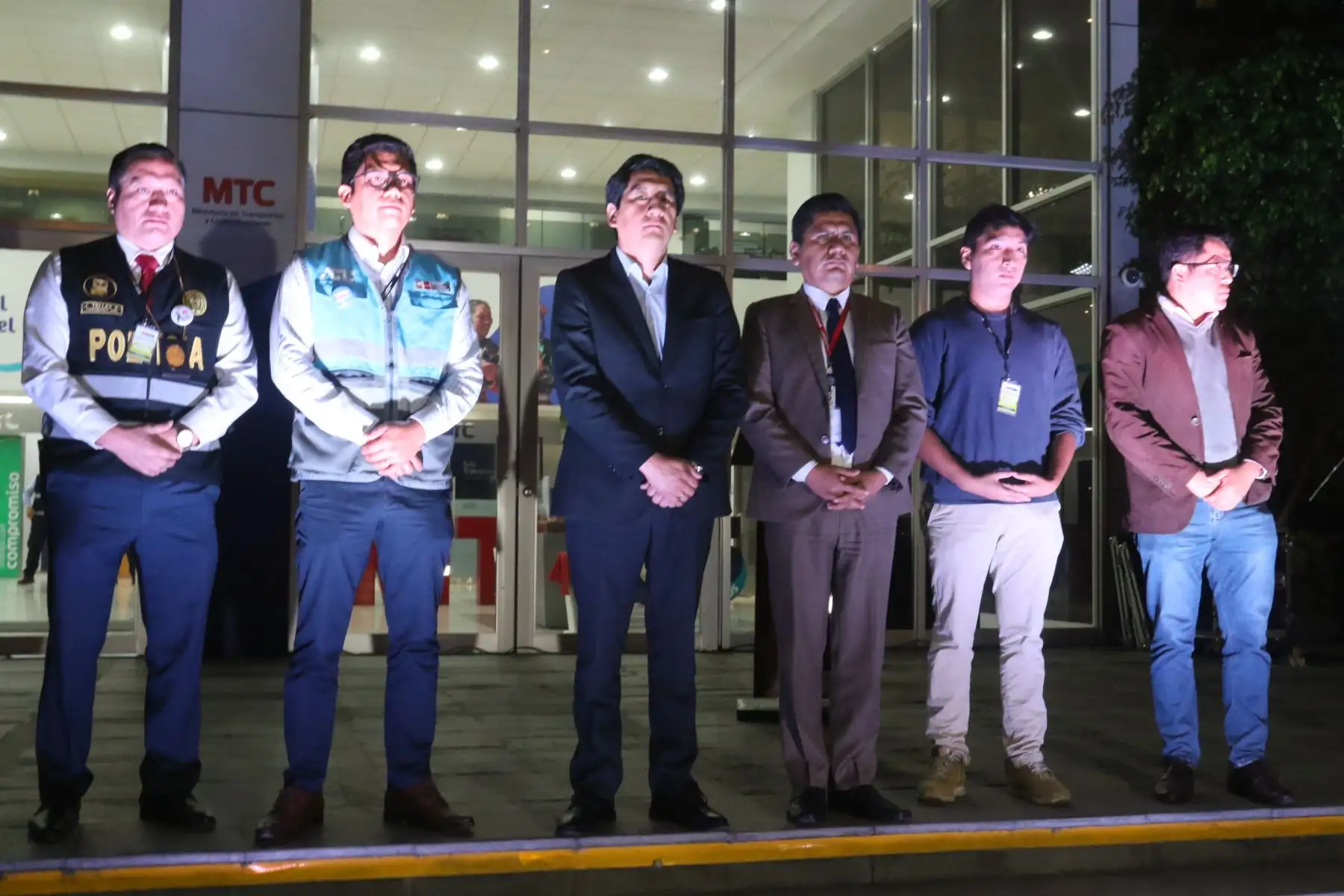 En el marco de la conmemoración del Día Mundial en Memoria de las Víctimas de Siniestros de Tránsito, el Ministerio de Transportes y Comunicaciones convoca a la ceremonia para honrar la memoria de las víctimas y reafirmar el compromiso del MTC de reducir el índice de muertes y lesiones causadas por los siniestros viales, en esta importante fecha de reflexión y acción. FOTO: ANDINA/Héctor Vinces