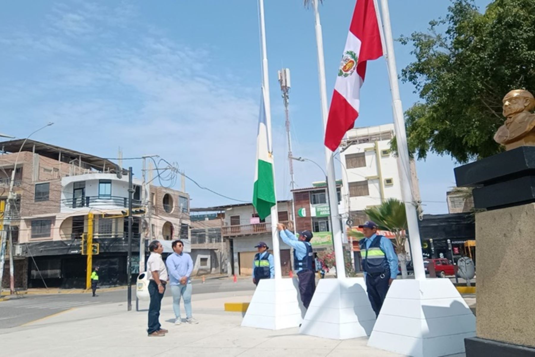 La Municipalidad Provincial de Sechura, dispuso banderas a media asta y tres días de duelo por tragedia en región