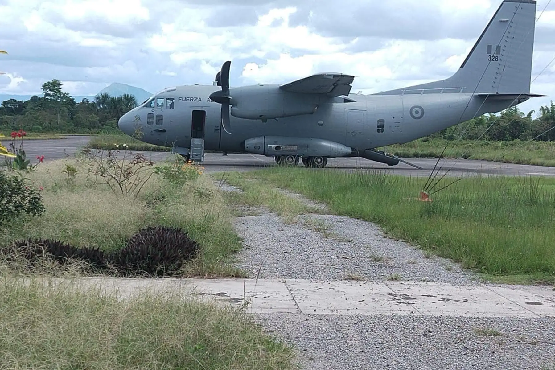 Fuerza Aérea desplegó vuelo humanitario para trasladar a estudiantes y familiares de accidente en Moyobamba.
Foto: Mindef