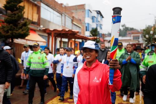 La antorcha sigue su ruta hacia los Juegos Bolivarianos del Bicentenario, que se inicia el jueves 28 de noviembre