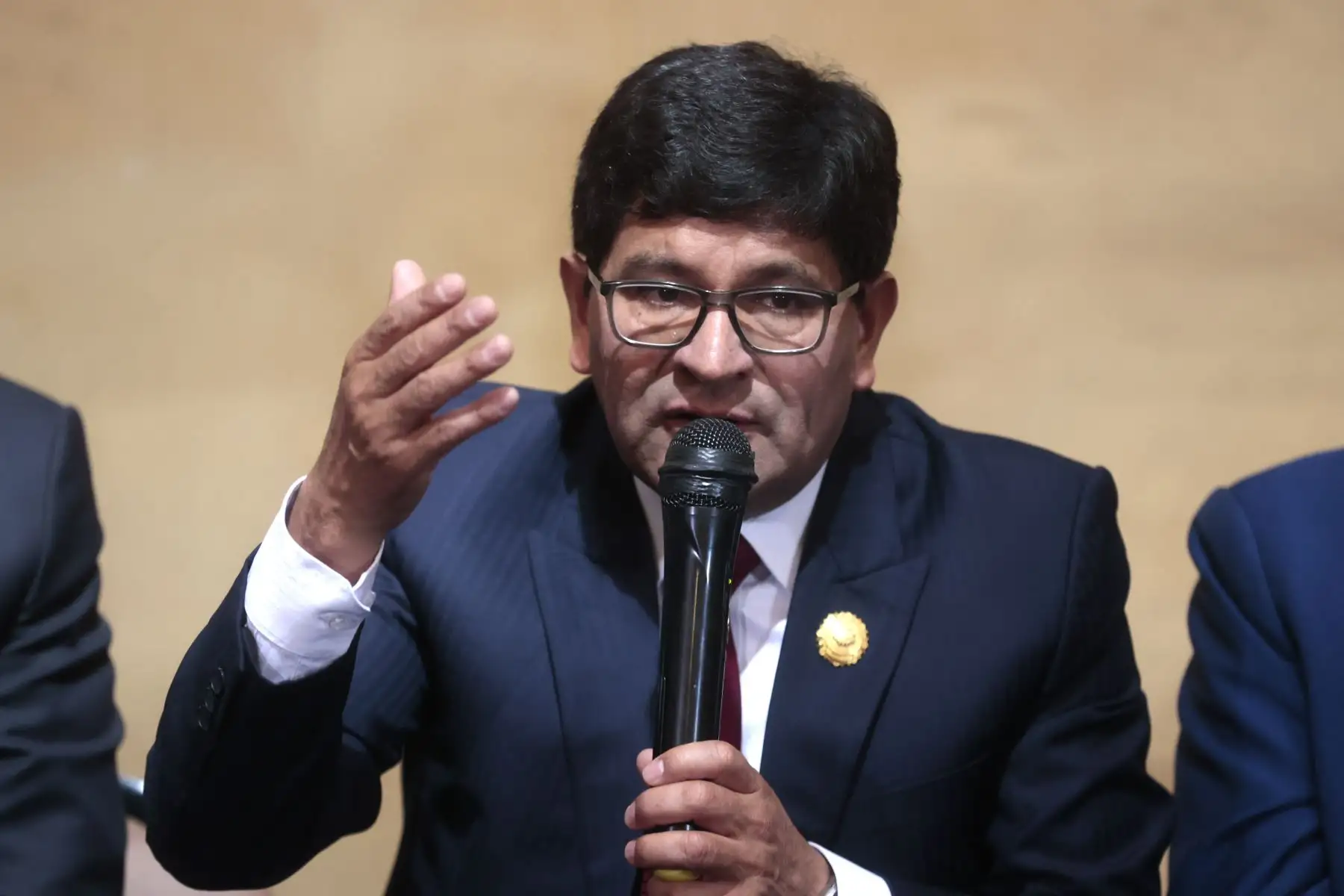 Rohel Sánchez, gobernador regional de Arequipa CADE 2024. Foto: ANDINA/Vidal Tarqui