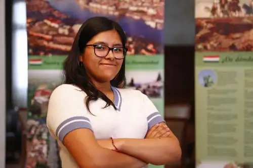 Tania Cencara Rojas, joven de 22 años que gracias a la beca Stipendium Hungaricum, que ofrece la Embajada de Hungría en el Perú, con el apoyo de Pronabec, logró estudiar Biología en la Universidad de Debrecen. Foto: ANDINA/Daniel Bracamonte