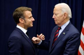 Presidentes de Francia, Emmanuel Macron, y de Estados Unidos, Joe Biden Foto: AFP