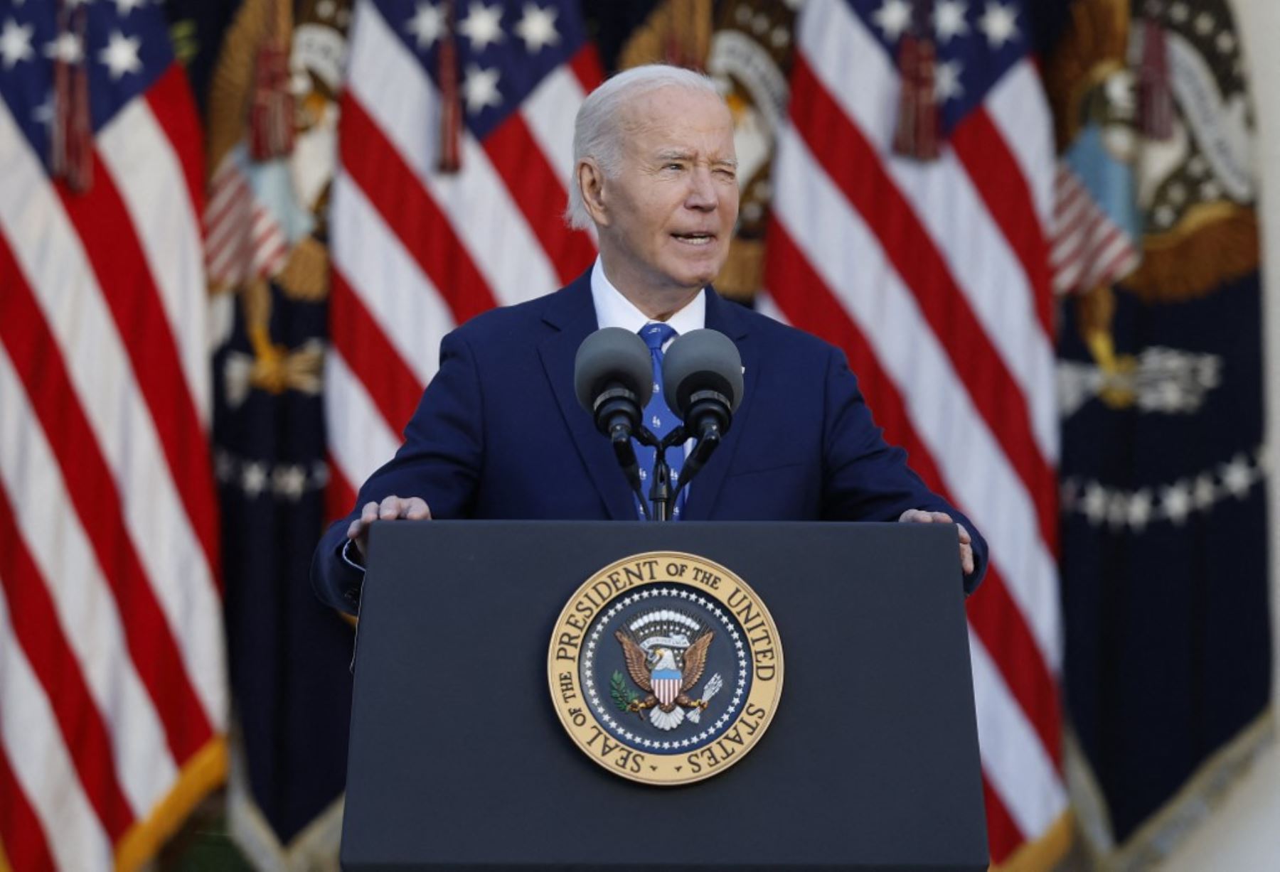 El presidente de Estados Unidos, Joe Biden, pronuncia un discurso en el jardín de rosas de la Casa Blanca el 26 de noviembre del 2024 en Washington, DC. Foto: AFP