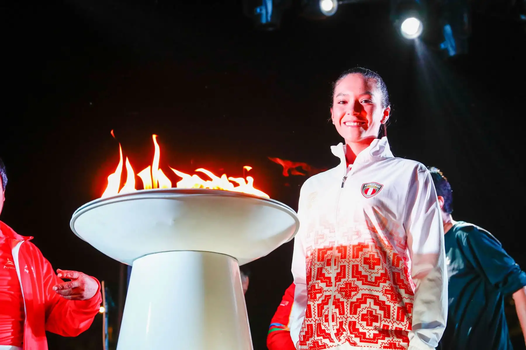 Desde la Plaza de Armas de Ayacucho, se realizó la ceremonia oficial de encendido de la antorcha olímpica de los Juegos Bolivarianos Bicentenario Ayacucho 2024, que se inauguran el jueves 28 de noviembre y culminan el 8 de diciembre. Foto: ANDINA/Daniel Bracamonte