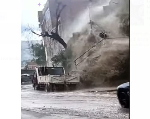 La ciudad de Huamanga, en Ayacucho, soportó ayer una fuerte lluvia que generó alarma en la población.