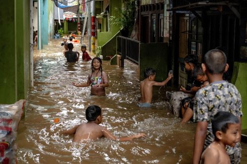 Fuertes lluvias en Indonesia provocan inundación en la ciudad de Yakarta