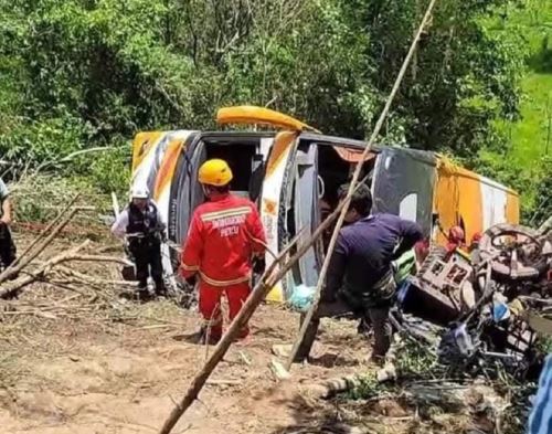 La Dirección Regional de Educación de Piura prohibió los viajes de promoción y otros que no sean con fines educativos como medida de prevención ante la tragedia ocurrida en la región Piura y que costó la vida a varios estudiantes piuranos. ANDINA/Difusión