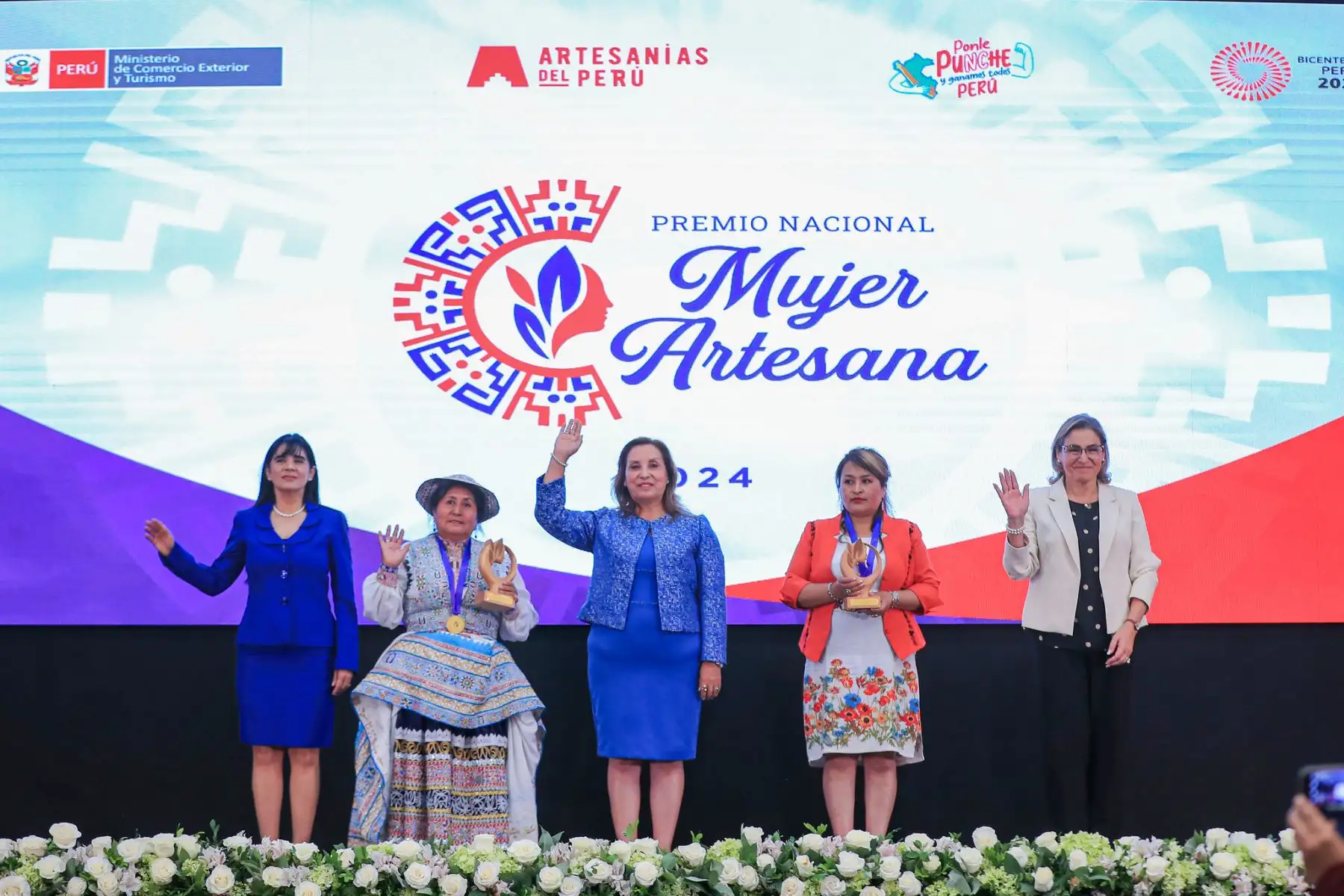 Premio Nacional a la Mujer Artesana. Foto: ANDINA/Prensa Presidencia