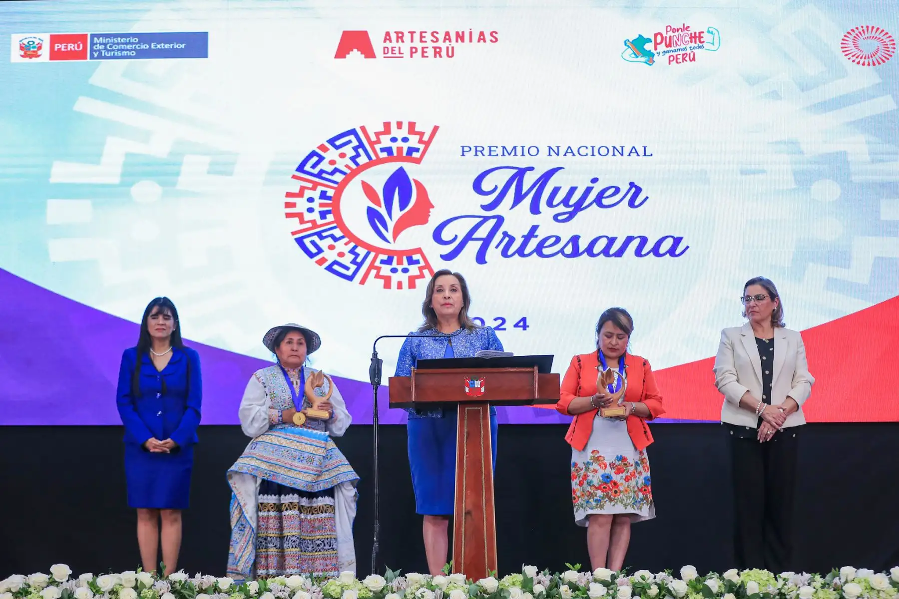 Premio Nacional a la Mujer Artesana. Foto: ANDINA/Prensa Presidencia