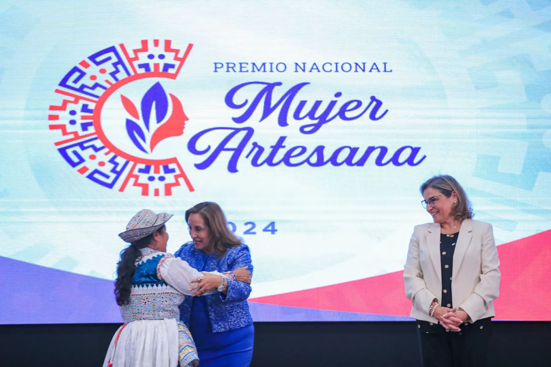 Premio Nacional a la Mujer Artesana. Foto: ANDINA/Prensa Presidencia