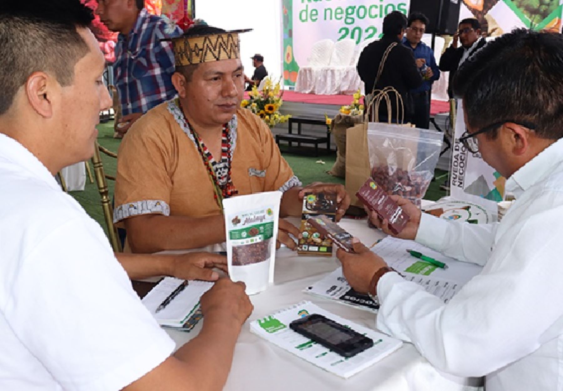 Con la participación de 30 organizaciones productoras de la selva de Junín, Pasco y Ucayali se realiza la feria Expovida Huancayo 2024. ANDINA/Difusión