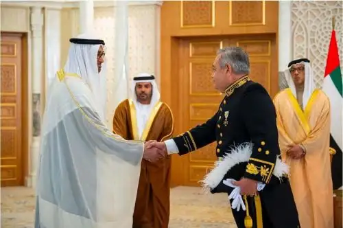 El embajador peruano en Emiratos Árabes Unidos, Alberto Farje, presentó credenciales. Foto: ANDINA/difusión.