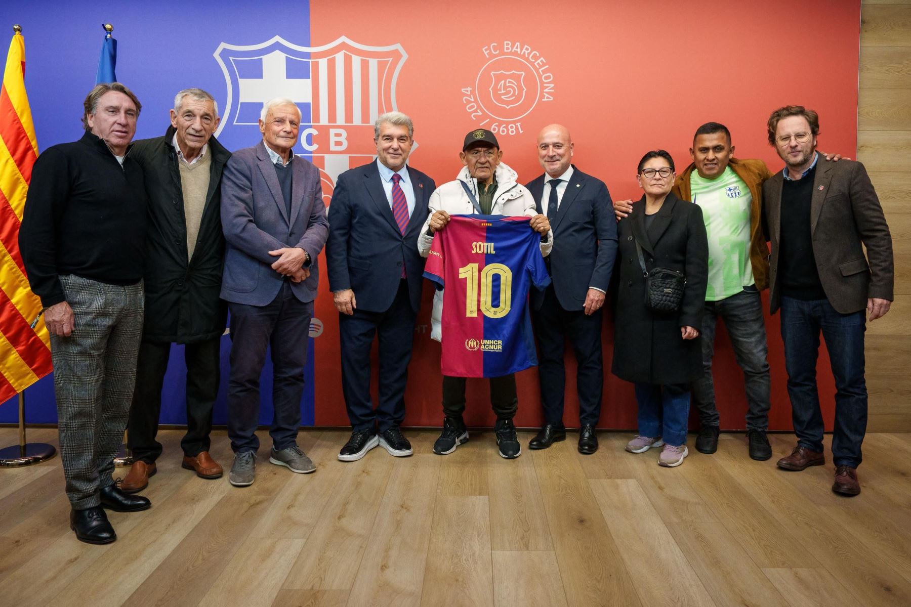 Hugo Sotil en las instalaciones del FC Barcelona