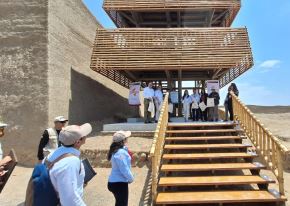 La titular del Mincetur, Desilú León, encabezó la ceremonia de inauguración de la nueva infraestructura turística en el Complejo Arqueológico Chan Chan, ubicado en Trujillo, que favorecerá la llegada de más turistas. Foto: Luis Puell