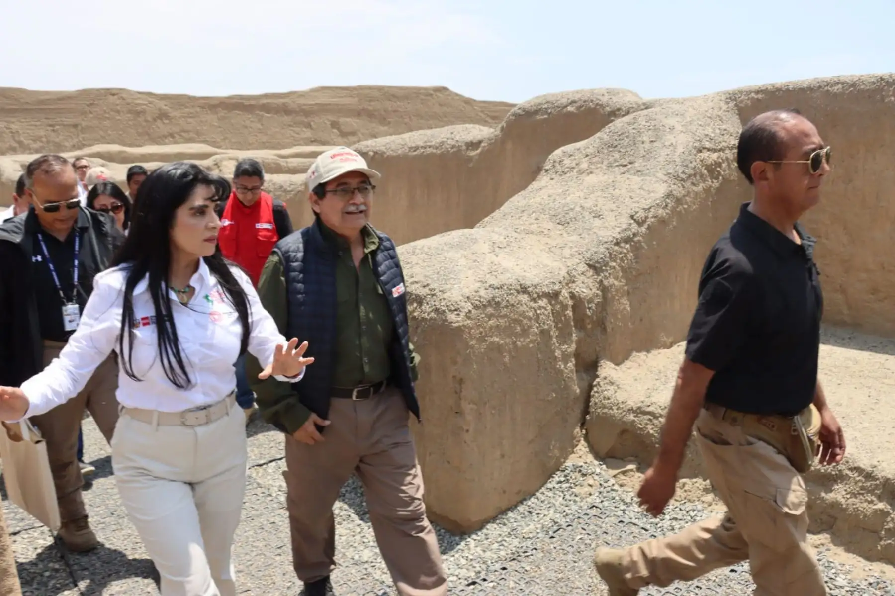 La titular del Mincetur detalló que se intervino en total un área de más de 23,000 hectáreas con trabajos de remodelación de cobertura para la protección de sitios arqueológicos.