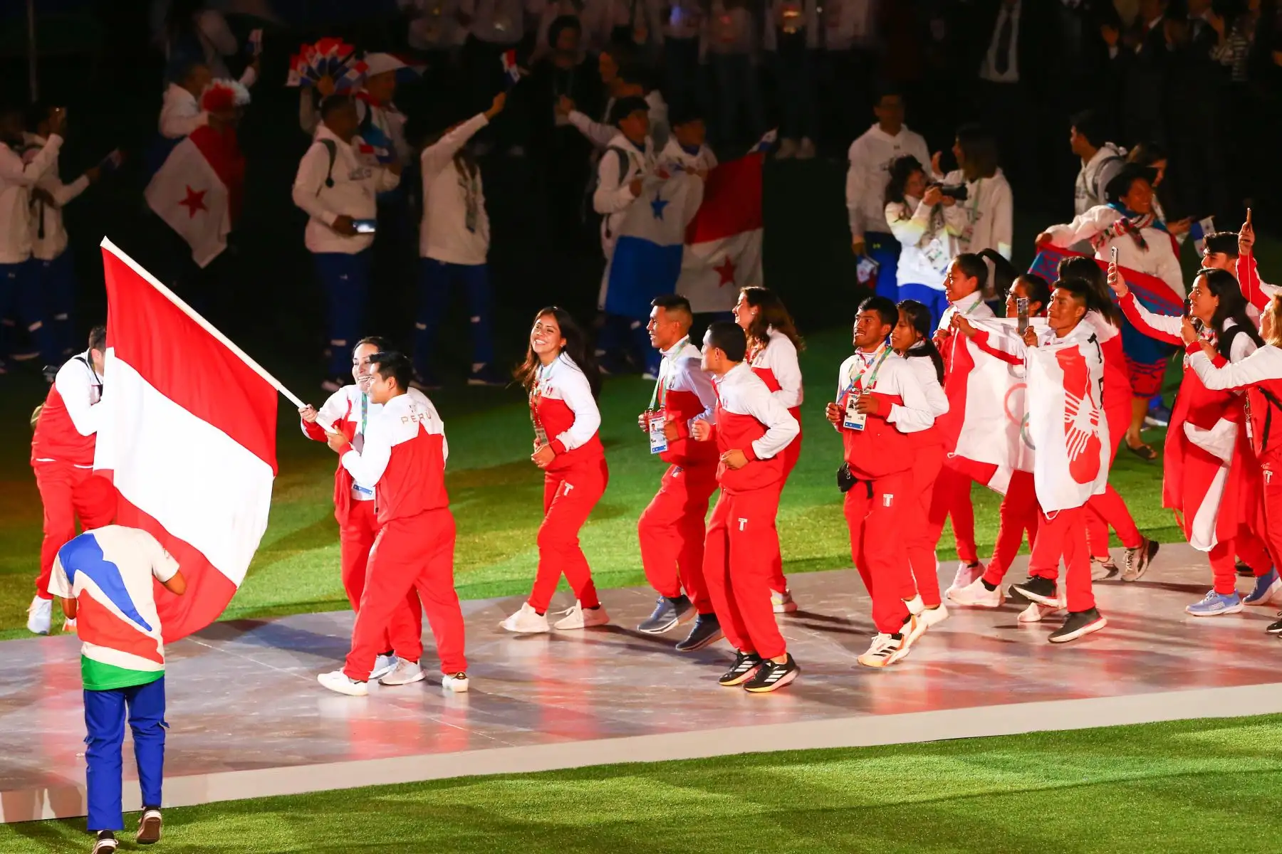 Delegaciones de Perú y países latinoamericanos participan en la inauguración de los Juegos Bolivarianos 2024. Foto: ANDINA/ Eddy Ramos