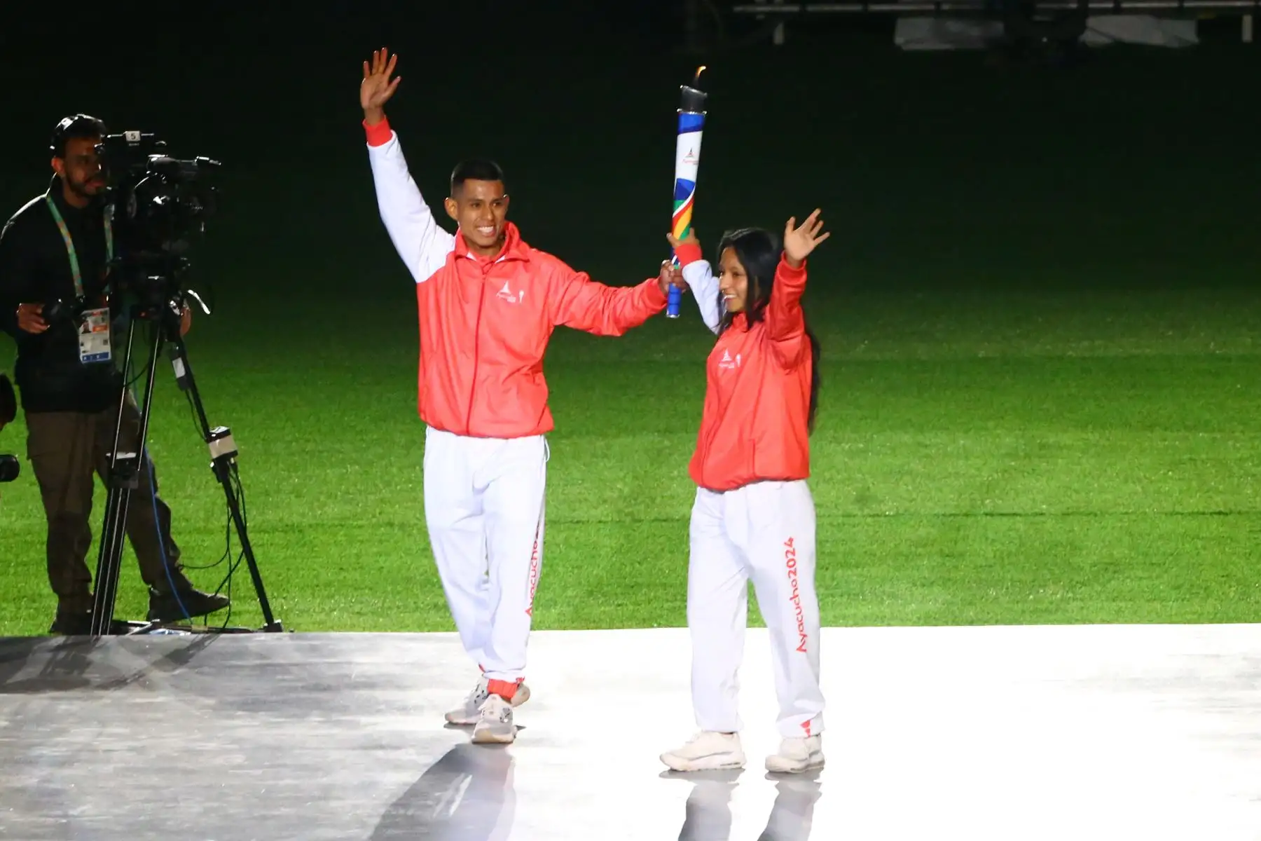 Encendido de la antorcha que da por  inaugurado los Juegos Bolivarianos 2024. Foto: ANDINA/ Eddy Ramos
